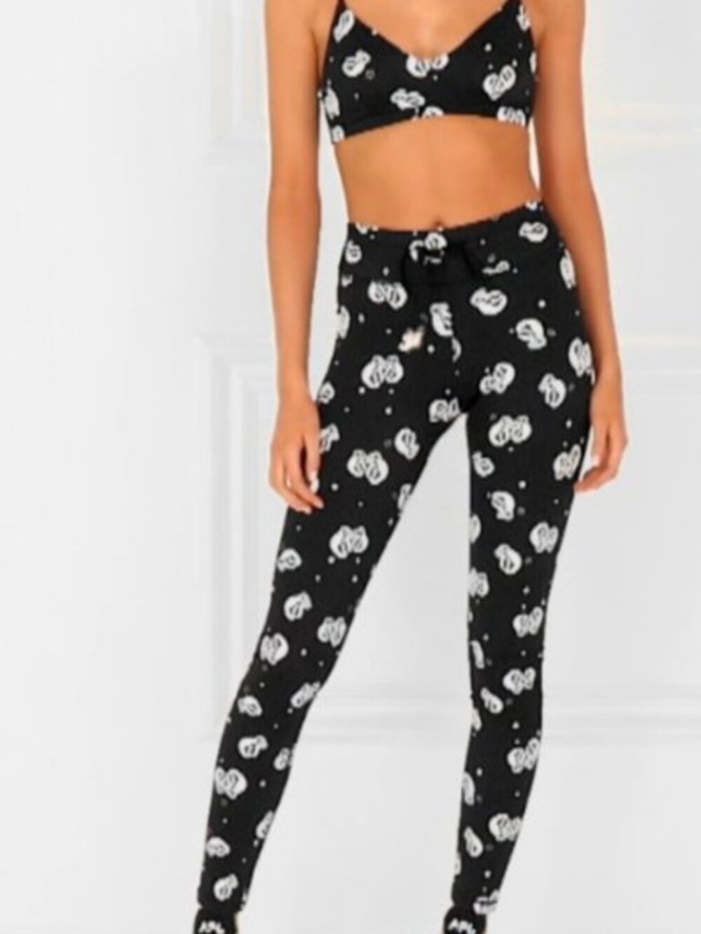The Upside Boxing Gloves Black and White Workout Set US Small